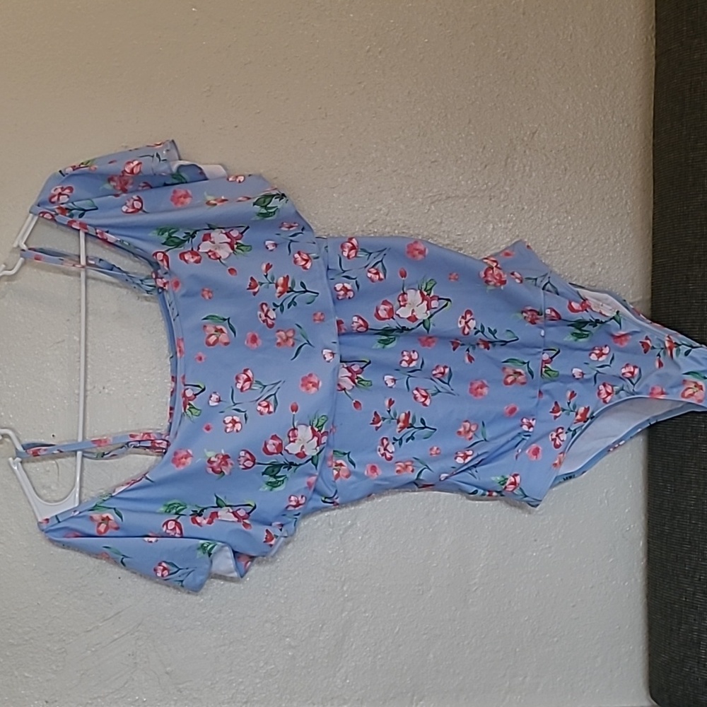 Nwot womens bathing suit